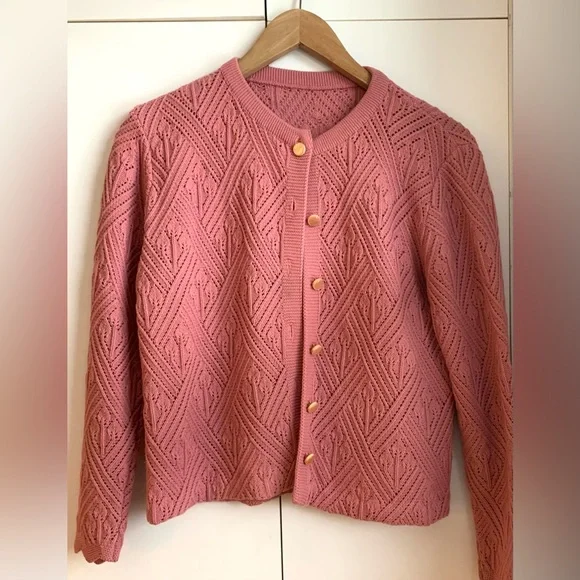 Beautiful Vintage Pink Knit Cardigan - Picture 2 of 4
